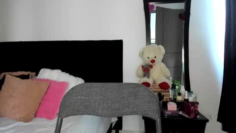 MIRANDA online show from 12-19-25, 11:39