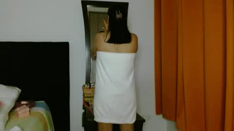 Snapshot of akanekihm chatting on 06-18-26, 09:14 MIRANDA online show from 06-18-26, 09:14