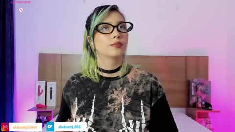 Snapshot of akatsumi_ chatting on 04-23-26, 12:01 Akartsumi online show from 04-23-26, 12:01