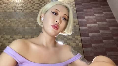 Akemi online show from 02-25-25, 09:35