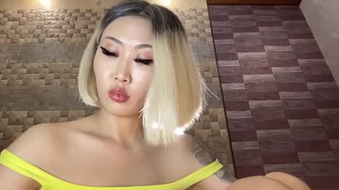 Akemi online show from 09-25-25, 07:39