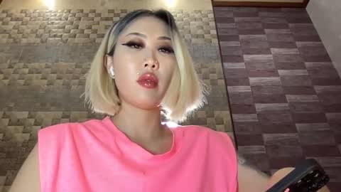 Akemi online show from 10-05-25, 01:20