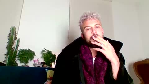 Snapshot of aki1080be chatting on 10-30-25, 07:25 Sweet moment online show from 10-30-25, 07:25