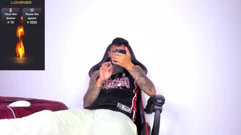 Snapshot of akira_tattoo chatting on 03-02-25, 01:04 Akira online show from 03-02-25, 01:04