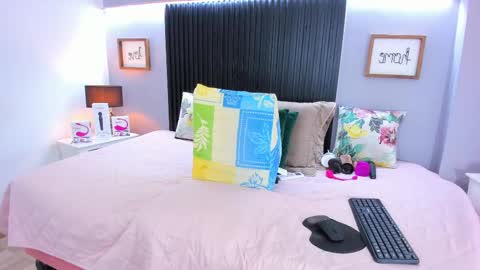 Snapshot of akirafallk_ chatting on 09-19-25, 04:40 Akira online show from 09-19-25, 04:40