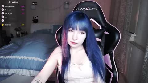 akirahartyx online show from 09-30-25, 03:28