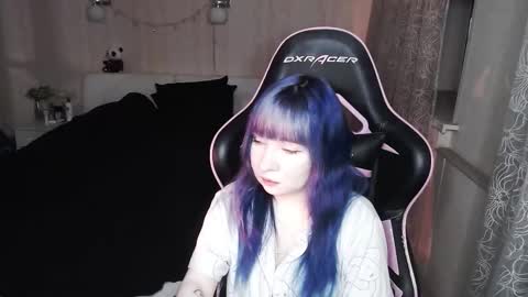 akirahartyx online show from 01-13-26, 04:01