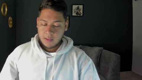 Snapshot of akon_2 chatting on 02-24-26, 10:30 Akoon online show from 02-24-26, 10:30