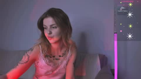 Snapshot of akylinagold chatting on 05-12-26, 09:45 A. online show from 05-12-26, 09:45