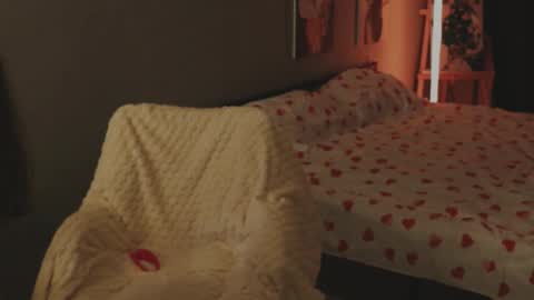 Snapshot of al1cegreen chatting on 10-31-25, 04:19 Alice online show from 10-31-25, 04:19