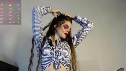 Snapshot of alahia_sky chatting on 10-31-25, 11:11 online show from 10-31-25, 11:11