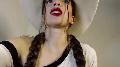           online show from 11-28-25, 09:34