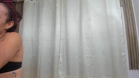 Snapshot of alahiaevanss chatting on 05-05-26, 03:03 AlahiaEvanss online show from 05-05-26, 03:03