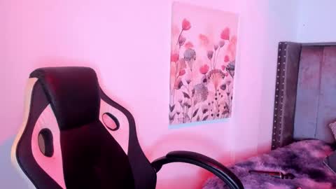 Alaia Carter online show from 10-23-25, 03:06