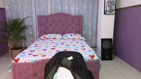 Snapshot of alaia_skater chatting on 10-22-25, 10:37 Alaia Skater online show from 10-22-25, 10:37