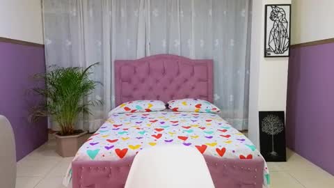 Snapshot of alaia_skater chatting on 10-27-25, 10:30 Alaia Skater online show from 10-27-25, 10:30