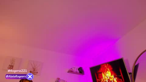 Snapshot of alaiarogerss chatting on 05-19-26, 10:32 online show from 05-19-26, 10:32