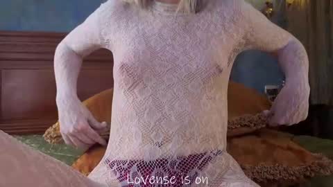 Snapshot of alainejomes chatting on 04-27-26, 03:21 VETTA online show from 04-27-26, 03:21