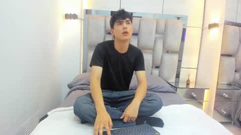 Snapshot of alan__brook chatting on 07-23-26, 11:19 Alan Brook online show from 07-23-26, 11:19