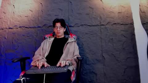 Snapshot of alan_boy01 chatting on 09-19-25, 11:55 Alan Boy online show from 09-19-25, 11:55