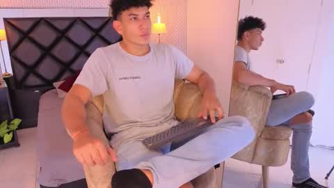 Snapshot of alan_castillo_ chatting on 03-25-26, 08:15 Alan online show from 03-25-26, 08:15