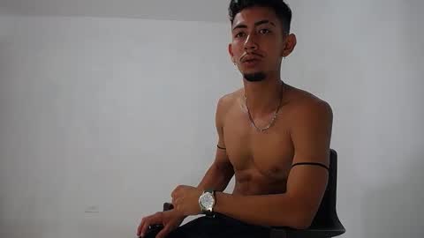 Snapshot of alan_gay chatting on 09-17-25, 07:15 Alan online show from 09-17-25, 07:15