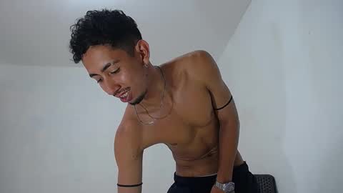 Snapshot of alan_gay chatting on 09-19-25, 03:13 Alan online show from 09-19-25, 03:13