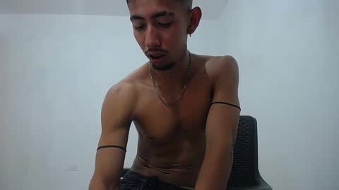 Snapshot of alan_gay chatting on 09-22-25, 11:29 Alan online show from 09-22-25, 11:29