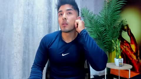 Snapshot of alan_greek_1 chatting on 05-09-26, 11:15 Alan greek online show from 05-09-26, 11:15