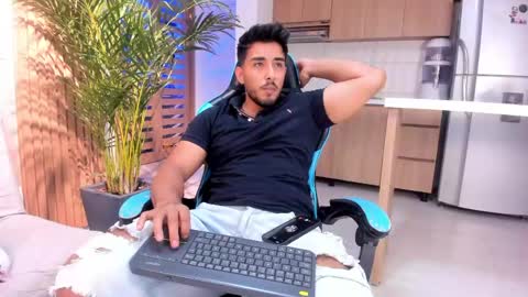 Snapshot of alan_greek_1 chatting on 05-25-26, 11:11 Alan greek online show from 05-25-26, 11:11