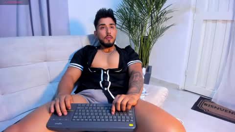 Snapshot of alan_greek_1 chatting on 07-21-26, 01:52 Alan greek online show from 07-21-26, 01:52