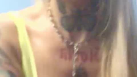 Snapshot of alan_noel chatting on 10-11-25, 01:05 alan_noel online show from 10-11-25, 01:05