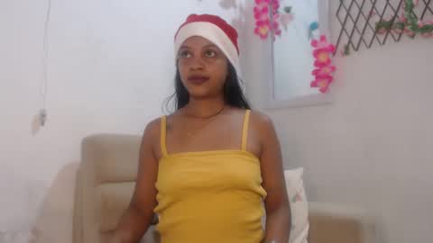 Snapshot of alana_2024 chatting on 12-22-24, 01:23 Working hours pm to am every day online show from 12-22-24, 01:23