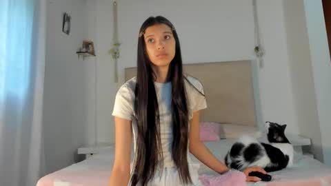 Snapshot of alana__get chatting on 06-17-26, 05:14 online show from 06-17-26, 05:14