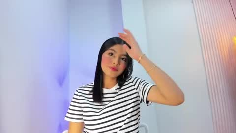 Snapshot of alana__rossetti chatting on 04-27-26, 11:30 Alana online show from 04-27-26, 11:30