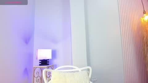 Snapshot of alana__rossetti chatting on 04-28-26, 11:15 Alana online show from 04-28-26, 11:15
