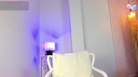 Snapshot of alana__rossetti chatting on 06-04-26, 12:11 Alana online show from 06-04-26, 12:11