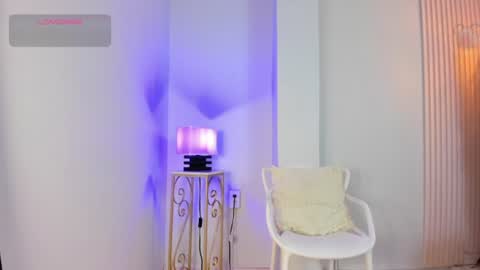 Snapshot of alana__rossetti chatting on 06-29-26, 12:05 Alana online show from 06-29-26, 12:05