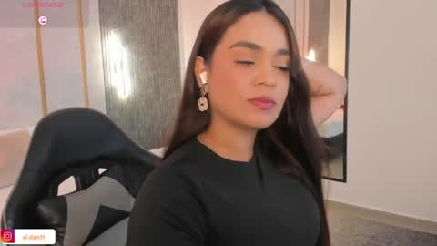 Snapshot of alana_dantes chatting on 05-26-26, 07:32 M E L I online show from 05-26-26, 07:32