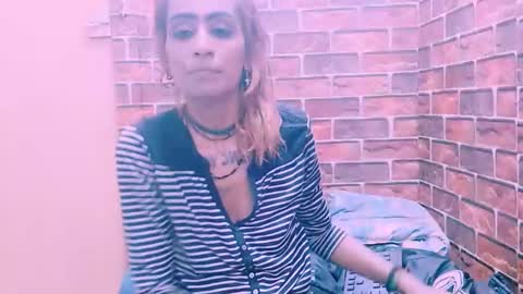 Snapshot of alana_del_ray chatting on 04-07-26, 05:30 alana_del_ray online show from 04-07-26, 05:30