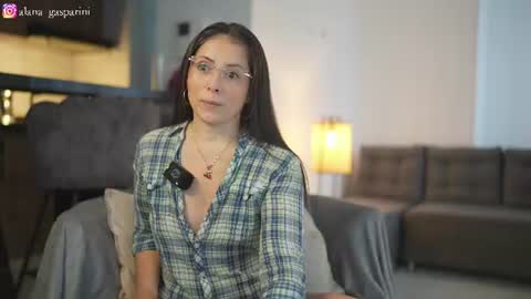 Snapshot of alana_gasparani chatting on 07-14-26, 07:30 Alana Gasparini online show from 07-14-26, 07:30