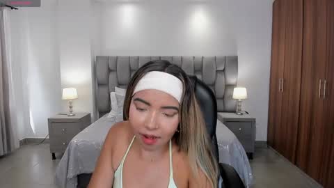 alana  online show from 04-18-26, 08:09