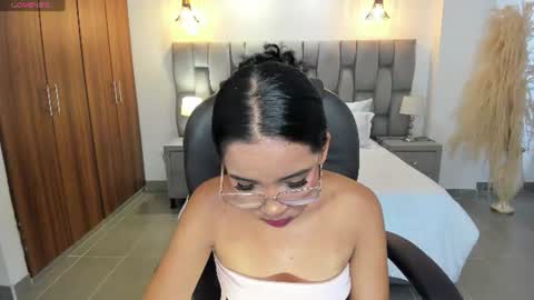 Snapshot of alana_martiins chatting on 07-06-26, 07:05 alana online show from 07-06-26, 07:05