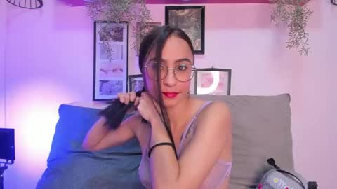 Snapshot of alana_martinez_ chatting on 11-28-25, 01:03 Alana online show from 11-28-25, 01:03