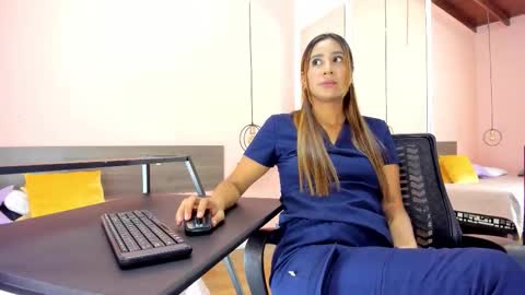 Snapshot of alana_suares chatting on 01-05-26, 09:51 Alana online show from 01-05-26, 09:51