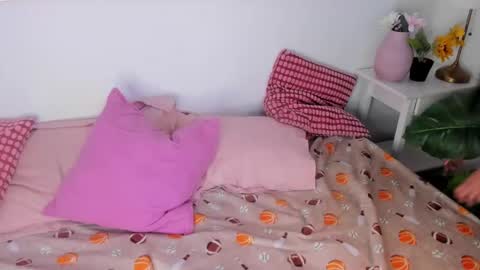 Snapshot of alanaa_rosse chatting on 02-25-26, 11:42 ALANA online show from 02-25-26, 11:42