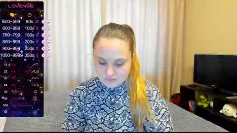 Julia online show from 02-06-25, 09:11