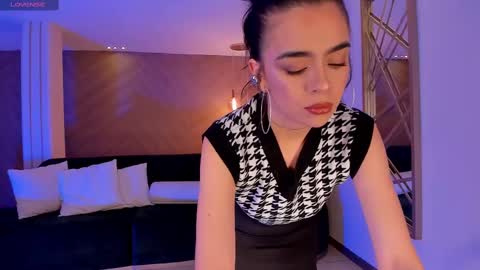 Snapshot of alanacraft chatting on 02-23-25, 11:47 Alana online show from 02-23-25, 11:47