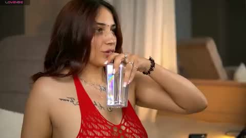 Snapshot of alanareign chatting on 06-17-26, 09:34 AlanaReign online show from 06-17-26, 09:34