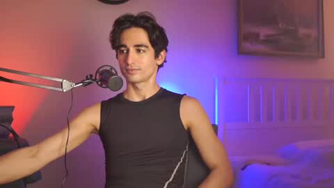 idenavarre online show from 01-13-25, 01:45